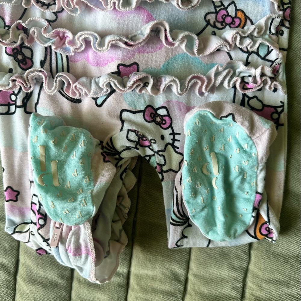 Posh peanut x Hello kitty Unicorn Bamboo Onesie 6-9 months - Picture 5 of 7